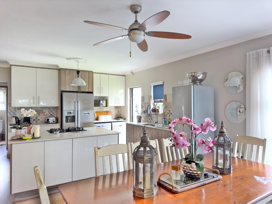 5 Bedroom Property for Sale in Luciana Country Estate Free State